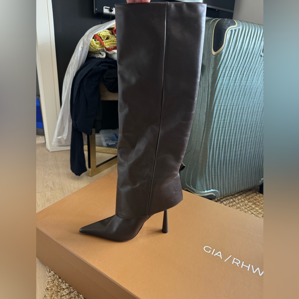 Gia Borghini x Rosie Huntington-Whiteley ‘Rosie 31’ Boot